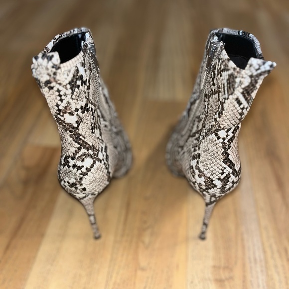 Steve Madden x WinnieHarlow Snakeskin Tina Bootie 7.5 - Picture 3 of 4